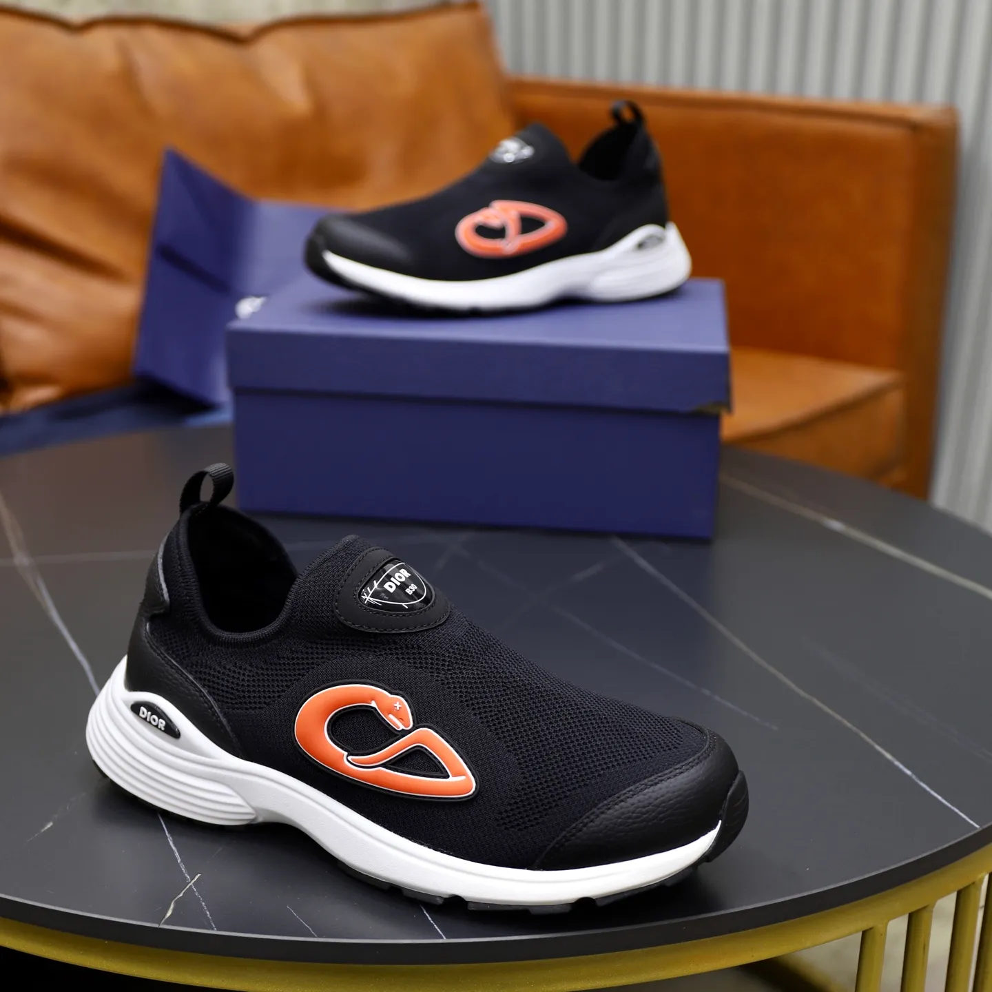 Ex-factory price: 520💰Dior B30’s latest hot model is shipped, the original version is made 1:1 ▪️ Fabric: Original customized fly woven ▪️ Lining: Imported breathable mesh ▪️ Sole: Original molded non-slip outsole ▪️ Size: 38-45 (45 is custom-made and cannot be returned)